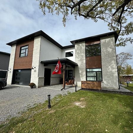 Chic Suite By Westlynn Little Current Exterior foto