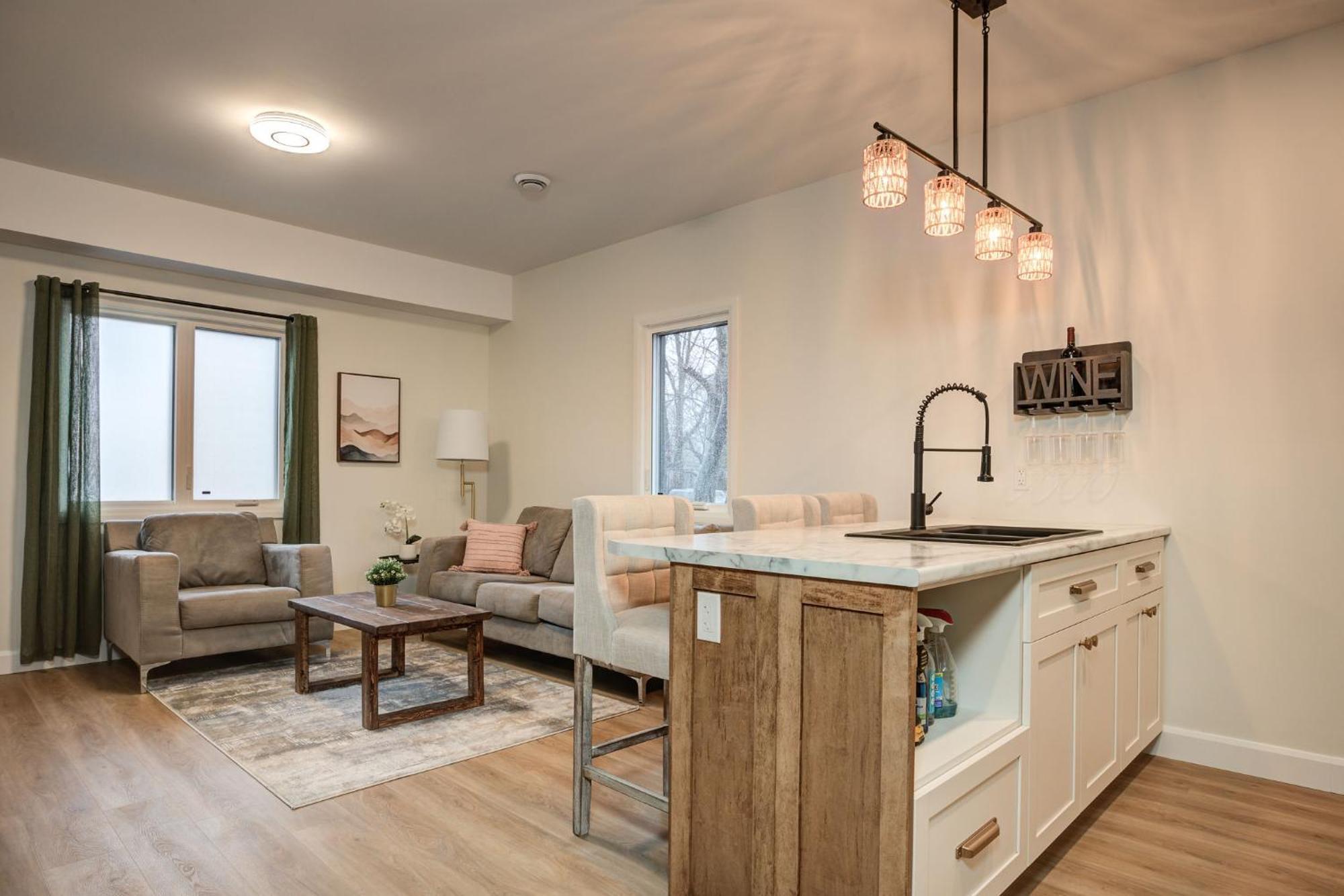 Chic Suite By Westlynn Little Current Exterior foto
